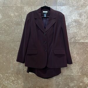 East 5th Women's Burgundy Blazer